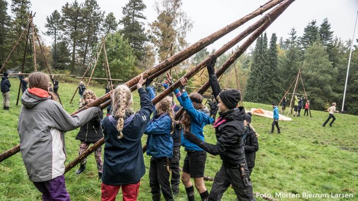 Troppen rejser køkkenbord